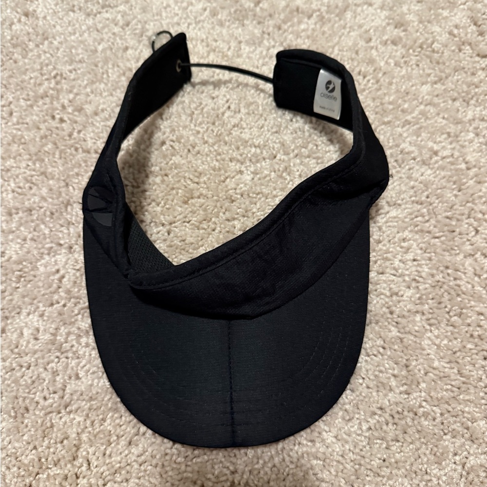 oiselle Black Performance Visor - Picture 3 of 6